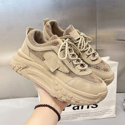 Sneakers à plateforme – style floral et allure sportive