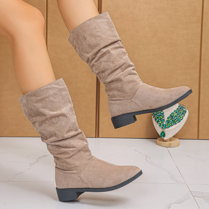 Bottes à talon bloc – silhouette féminine et style décontracté