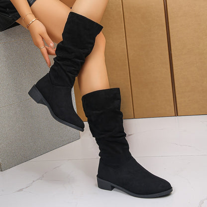 Bottes à talon bloc – silhouette féminine et style décontracté