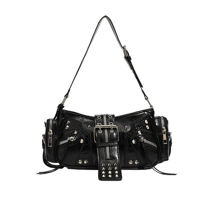 Sac à main rétro – design structuré et détails métalliques