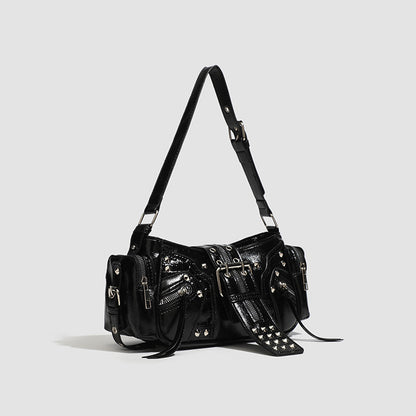Sac à main rétro – design structuré et détails métalliques