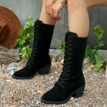 Bottines à lacets en suède – silhouette élancée et allure affirmée