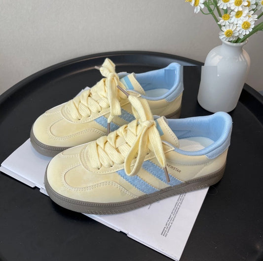 Sneakers en toile – style coréen et confort printanier